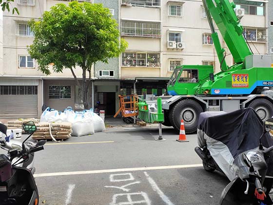 台南吊車